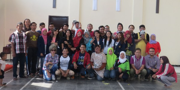Foto Bersama Tim KKN Kelompok 10 Universitas Merdeka Malang